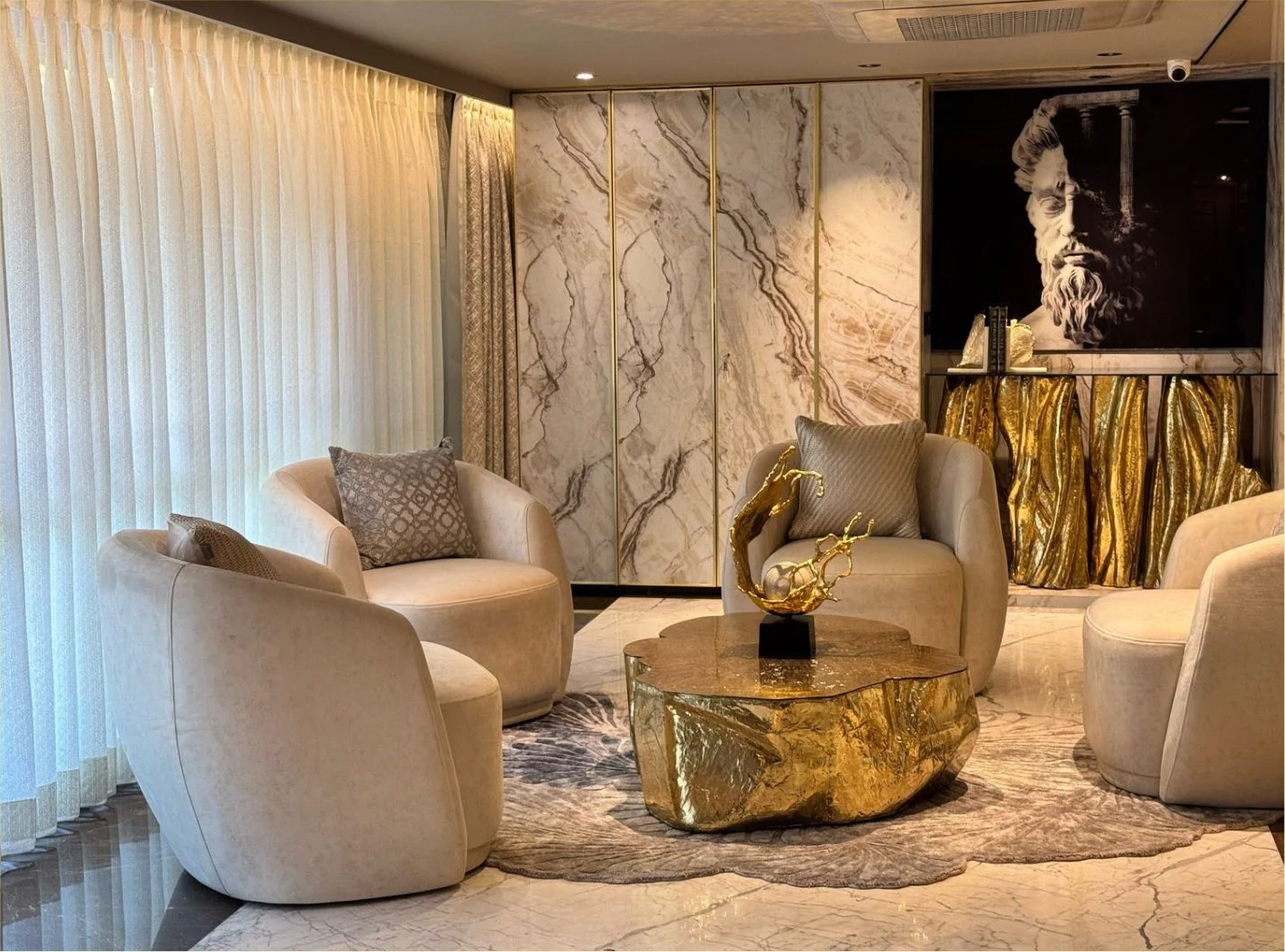 Modern Luxe Residence @ Juhu — luxury residential interior design by Ochreink, Juhu, Mumbai